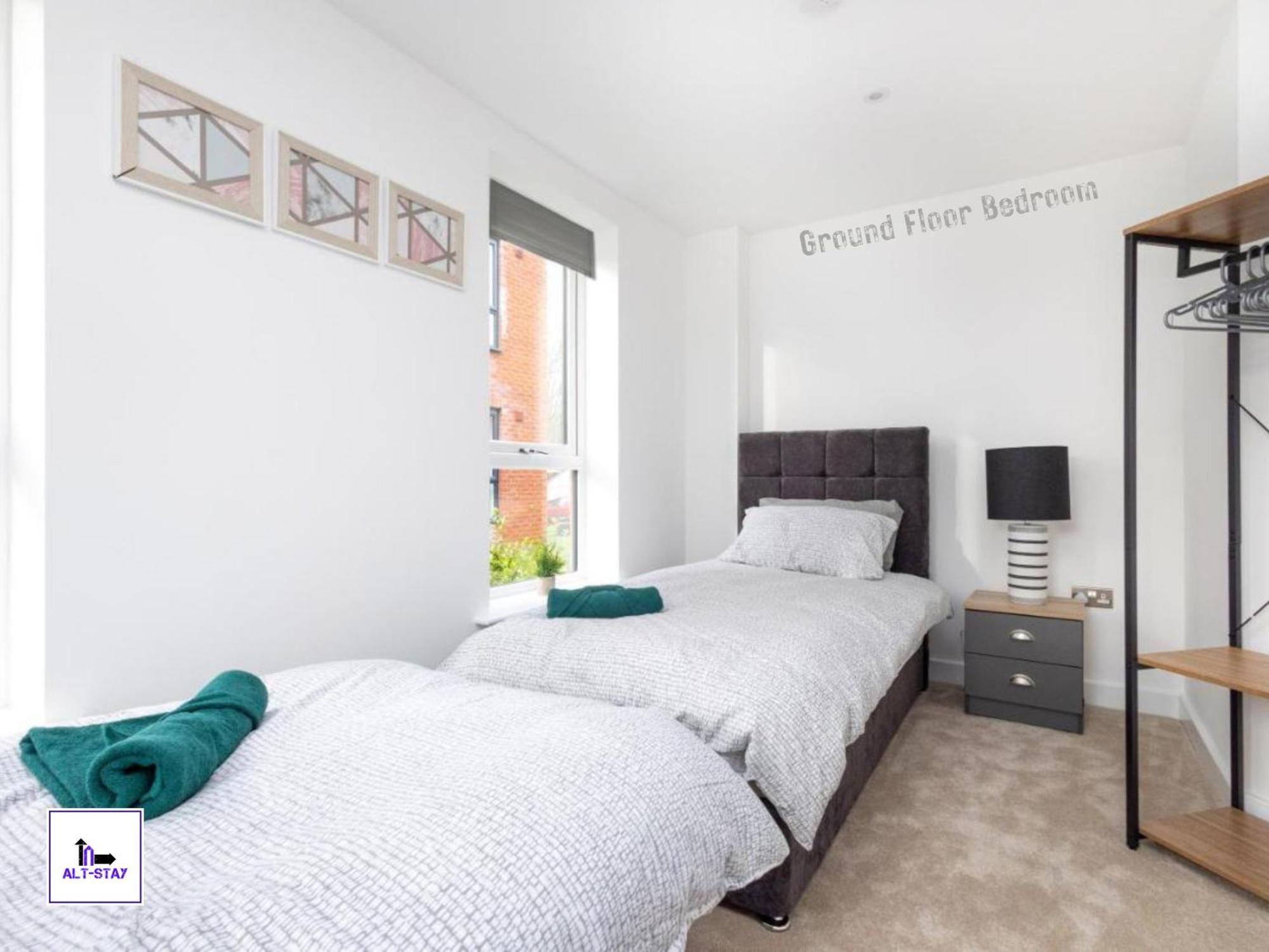 Alt-Stay - Modern 2-Bed With Ev Supply Equipment & Parking - Near Ring Road & M621 - Perfect For Contractors, Families & Long Stays Horsforth Extérieur photo